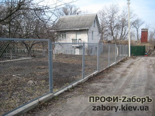 Паркан із зварної сітки з полімерним покриттям в рамках