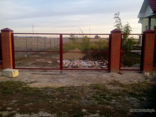 Розпашні ворота з профнастилу в Києві