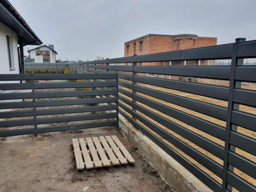 Паркани в стилі ранчо під ключ в Києві