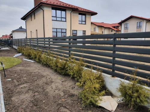 Паркани в стилі ранчо під ключ в Києві